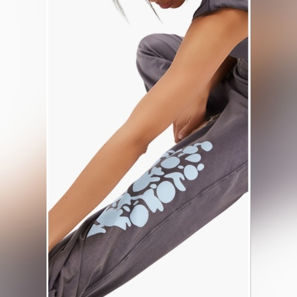 NWT FP Movement Hot Shot Logo Crossover Set Dark Shadow - Picture 5 of 15